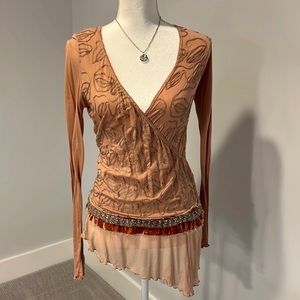 Deep v cross cross front 3/4 shirt